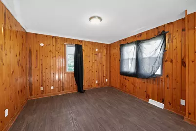 5622 W Mill Rd, Milwaukee, WI 53218 - Photo 10