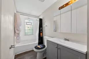 5622 W Mill Rd, Milwaukee, WI 53218 - Photo 26