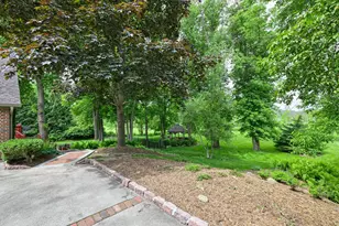 2005 Derrin Ln, Brookfield, WI 53045 - Photo 60