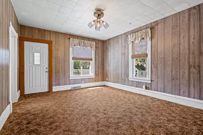 910 E Broadway St, Blair, WI 54616 - Photo 8