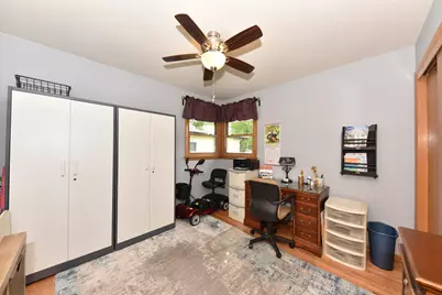 3658 S Sunset Dr, Milwaukee, WI 53220 - Photo 14