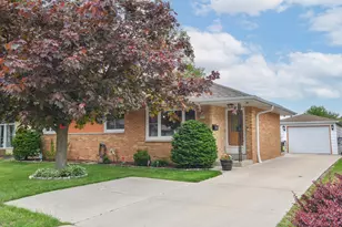 3658 S Sunset Dr, Milwaukee, WI 53220 - Photo 2