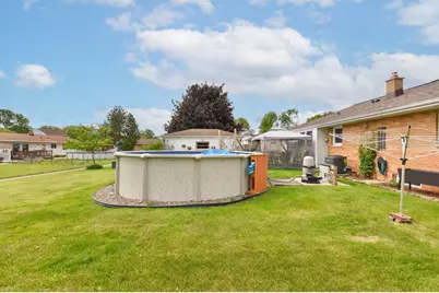 3658 S Sunset Dr, Milwaukee, WI 53220 - Photo 28
