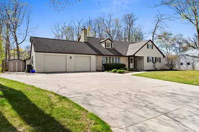 1140  Tanglewood Rd, Manitowoc, WI 54220 - Photo 2