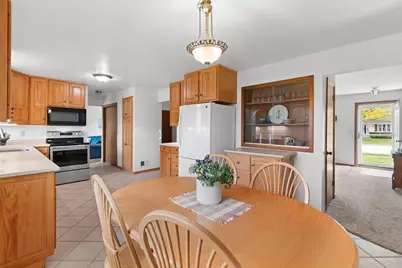 1334  Irving Cir, Manitowoc, WI 54220 - Photo 12