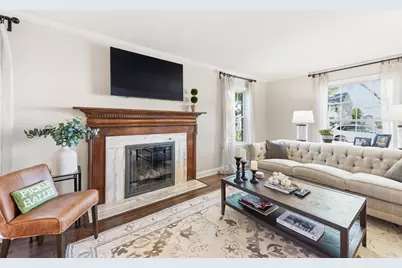 4635 N Wildwood Ave, Whitefish Bay, WI 53211 - Photo 4