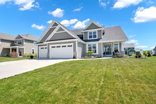 184 Winterberry Ln, Grafton, WI 53024 - Photo 1