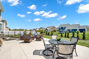 184 Winterberry Ln, Grafton, WI 53024 - Photo 34
