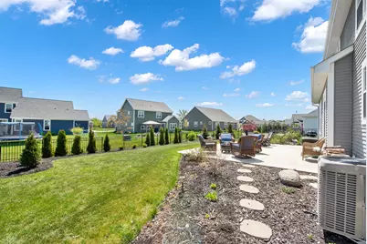 184  Winterberry Ln, Grafton, WI 53024 - Photo 38
