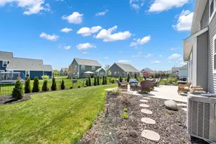 184 Winterberry Ln, Grafton, WI 53024 - Photo 38