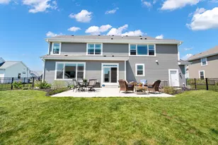 184 Winterberry Ln, Grafton, WI 53024 - Photo 36