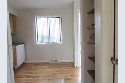 1429  Oakes Rd #12, Racine, WI 53406 - Photo 6