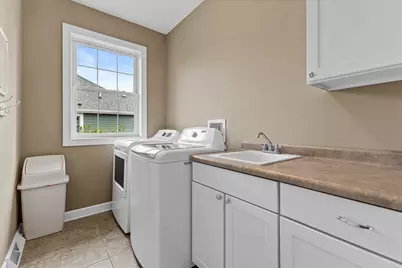 8225  Virginia Cir, Racine, WI 53185 - Photo 28
