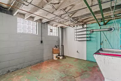 2964 S 11th St, Milwaukee, WI 53215 - Photo 28