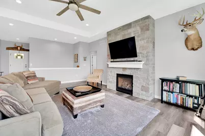 717  Drumlin Dr, Kewaskum, WI 53040 - Photo 4