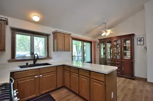 N97W16844 Chippewa Dr, Germantown, WI 53022 - Photo 10