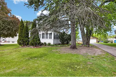 224  Howard St, Walworth, WI 53184 - Photo 2