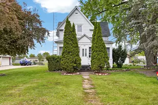 224 Howard St, Walworth, WI 53184 - Photo 1