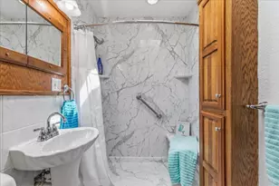 N89W15140 Jefferson Ave, Menomonee Falls, WI 53051 - Photo 18