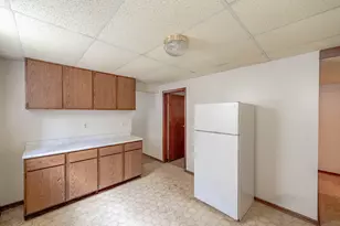 1016 E Land Pl, Milwaukee, WI 53202 - Photo 10