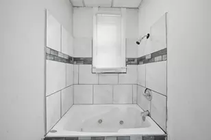 2911 N 6th St, Milwaukee, WI 53212 - Photo 8