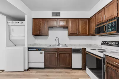 3838 N Oakland Ave #275, Shorewood, WI 53211 - Photo 8