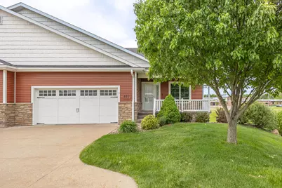 827  Barson Ct #23, Onalaska, WI 54650 - Photo 1