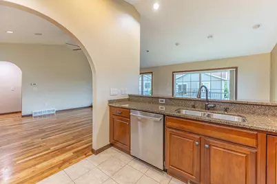 827  Barson Ct #23, Onalaska, WI 54650 - Photo 12