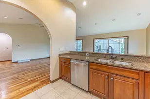 827 Barson Ct, Onalaska, WI 54650 - Photo 12