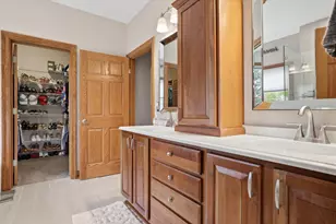 N57W34997 Pondview Ln, Oconomowoc, WI 53066 - Photo 26
