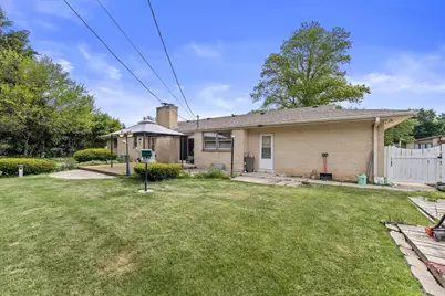 9133 N Silver Brook Ln, Brown Deer, WI 53223 - Photo 16