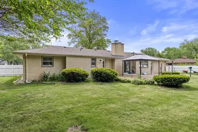 9133 N Silver Brook Ln, Brown Deer, WI 53223 - Photo 18