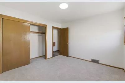 4915  Twin Elms Dr, Racine, WI 53406 - Photo 22