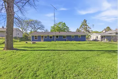 4915  Twin Elms Dr, Racine, WI 53406 - Photo 2