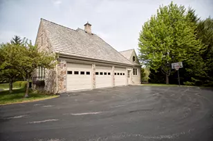 11560 N Canterbury Dr, Mequon, WI 53092 - Photo 4