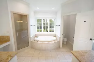 11560 N Canterbury Dr, Mequon, WI 53092 - Photo 16