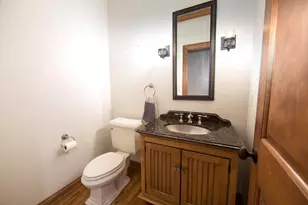 11560 N Canterbury Dr, Mequon, WI 53092 - Photo 20