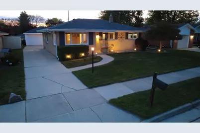 56  Illinois St, Racine, WI 53405 - Photo 2