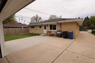 56 Illinois St, Racine, WI 53405 - Photo 6