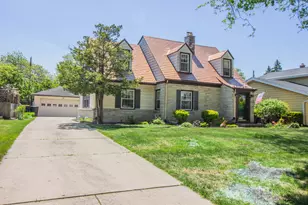 12209 W Cathedral Ave, Wauwatosa, WI 53226 - Photo 1