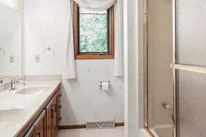 4657 S 114th St, Greenfield, WI 53228 - Photo 22