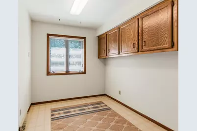 4657 S 114th St, Greenfield, WI 53228 - Photo 14