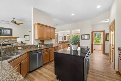 5100  Richmond Dr, Racine, WI 53406 - Photo 14
