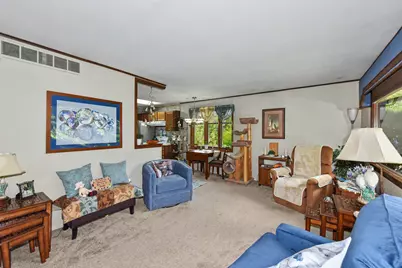 6968 S 118th St, Franklin, WI 53132 - Photo 4