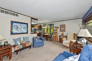 6968 S 118th St, Franklin, WI 53132 - Photo 4