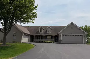 1472 Groves Ln, Racine, WI 53182 - Photo 1