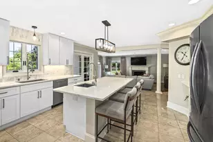 134 E Trillium Ct, Mequon, WI 53092 - Photo 10