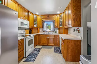 159 E Bank St, Fond du Lac, WI 54935 - Photo 2