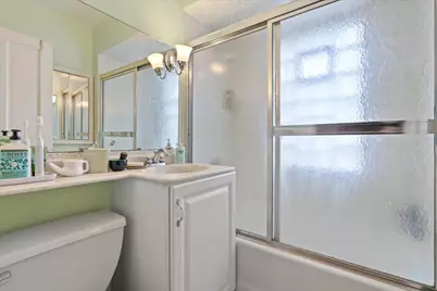 1701 E Lafayette Pl, Milwaukee, WI 53202 - Photo 20