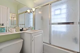 1701 E Lafayette Pl, Milwaukee, WI 53202 - Photo 20